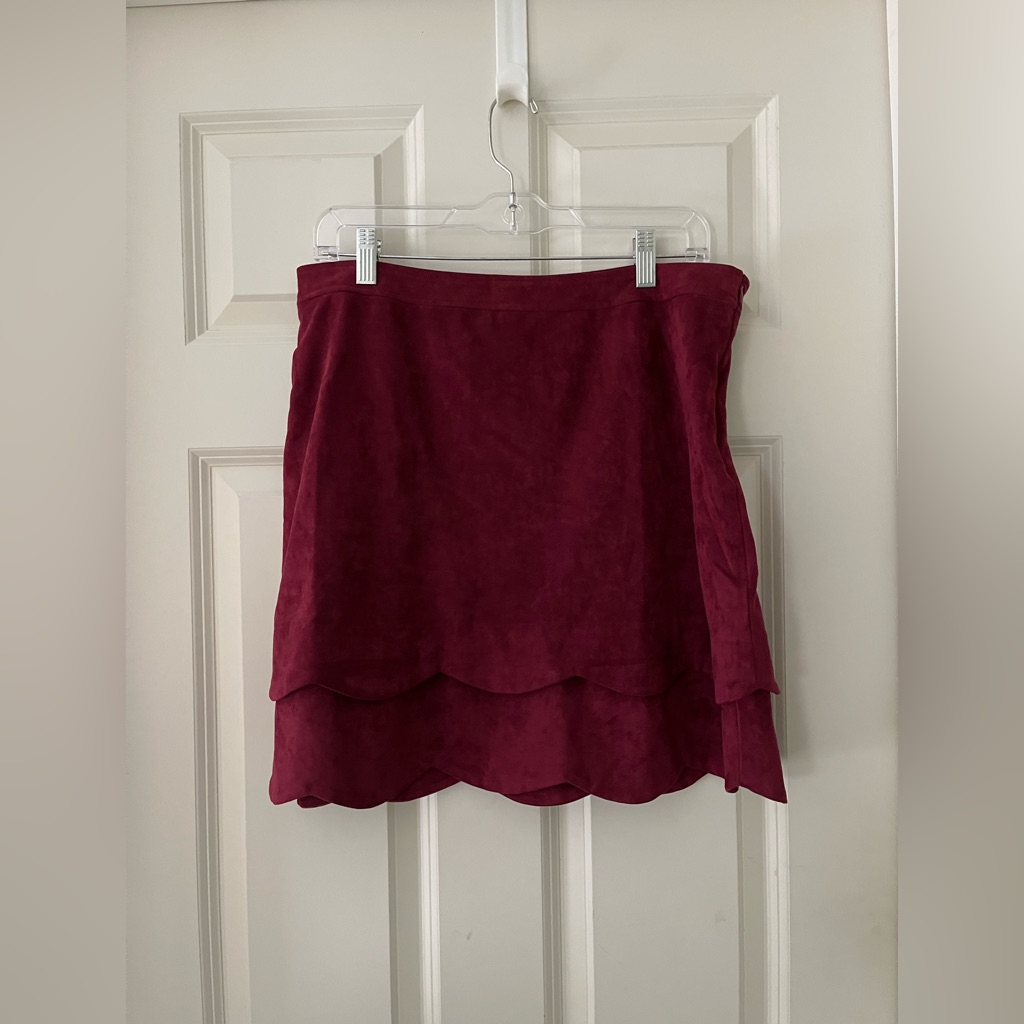 Women’s Aryeh Burgundy Maroon Suede Scalloped Tier Skirt W/Side Zipper Size L